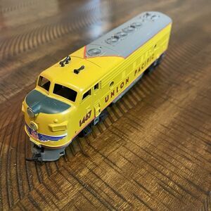 Union Pacific HO Scale Locomotive Powered UNTESTED #1467